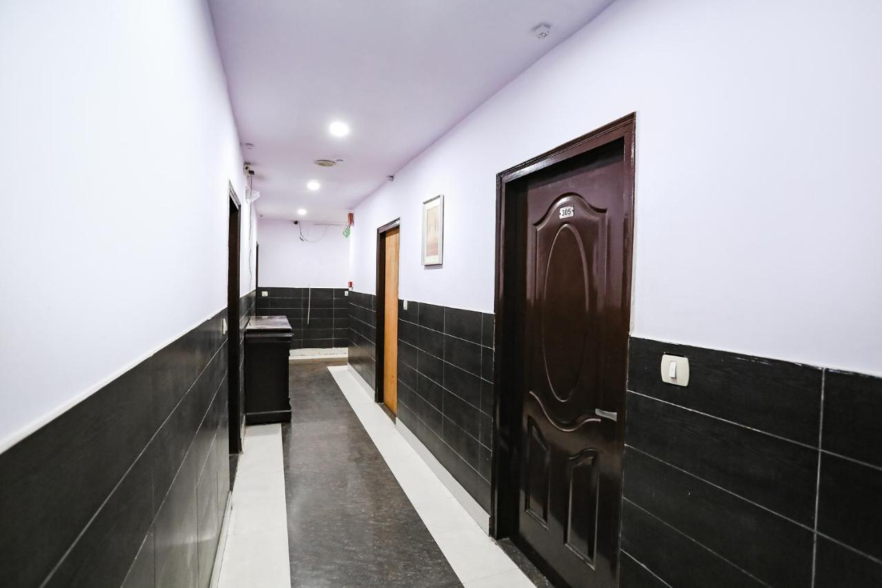 Fabhotel The Lazeez New Delhi Exteriör bild